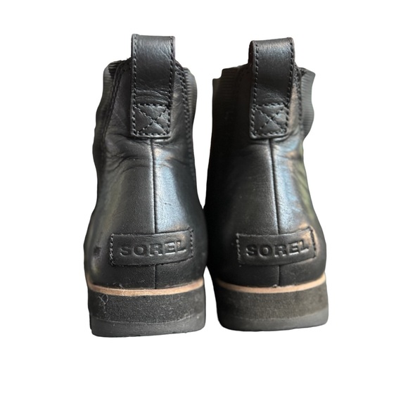 Excellent condition- slip on SOREL Harlow Chelsea black boot. - Picture 7 of 7